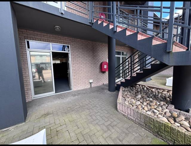 150M² OFFICE TO LET IN MARCONI BEAM INDUSTRIA
